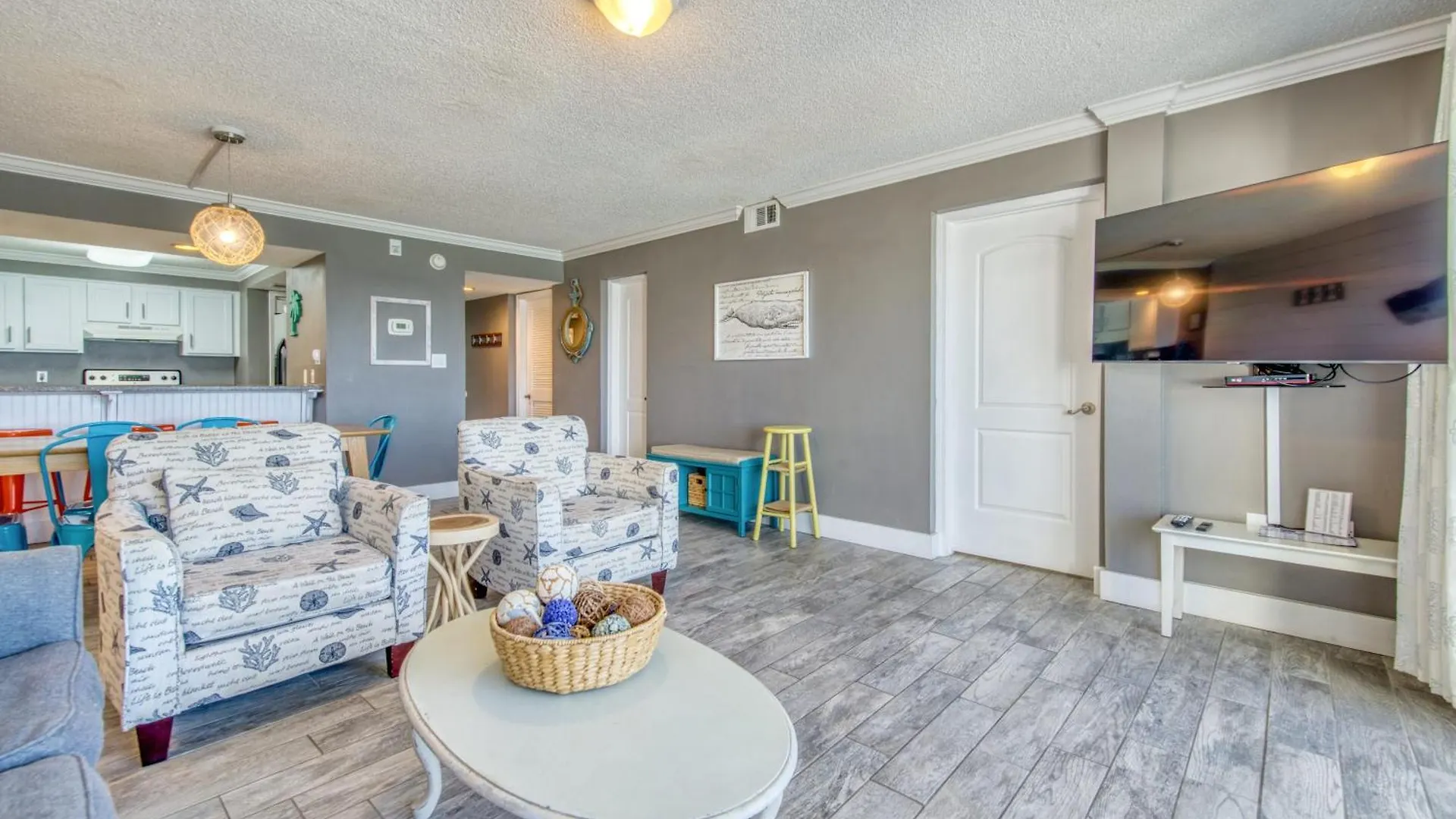Beach House Condominiums B502 - Beachfront With Pool, Wifi, & Beach Service Destin