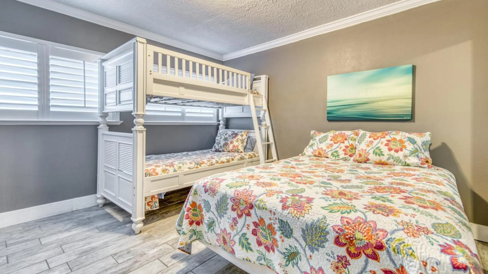 Beach House Condominiums B502 - Beachfront With Pool, Wifi, & Beach Service Destin United States